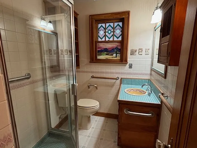 PM 242 - 1804 E 19th St — Photo 27