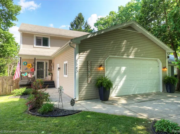 3580 Overton Dr, Waterford, MI 48328