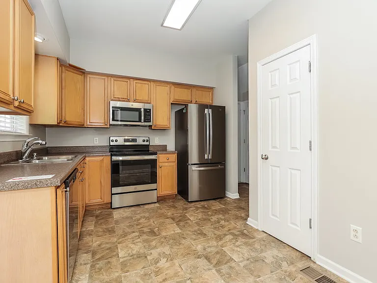 1606 Safe Harbor Ct — Photo 8