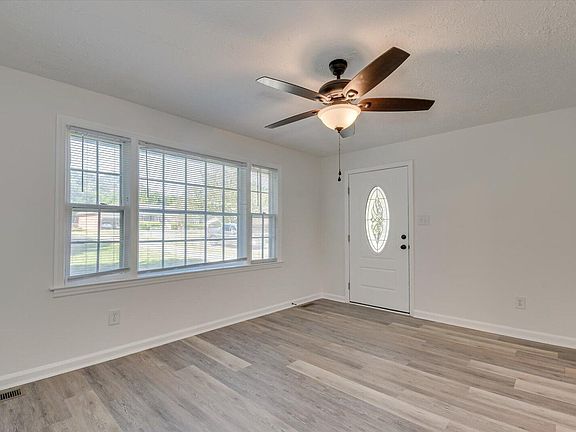 5th image of 1912 Elizabeth Drive