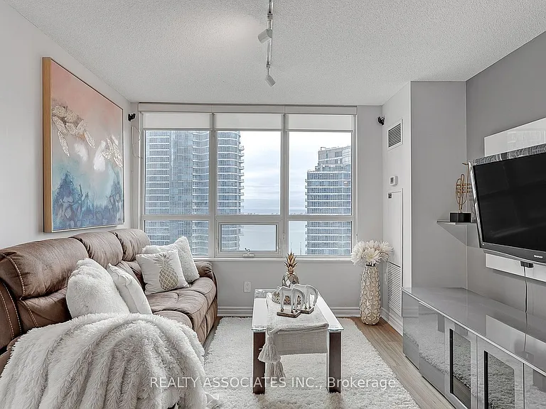 19 Grand Trunk Cres #2710 — Photo 10