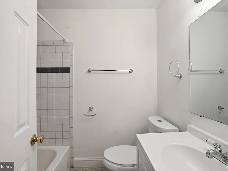 1701 Montello Ave NE #B — Photo 8