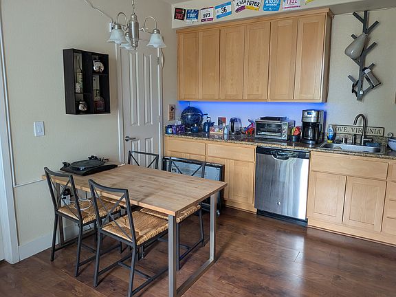 3rd image of 224 Laurel St APT B202