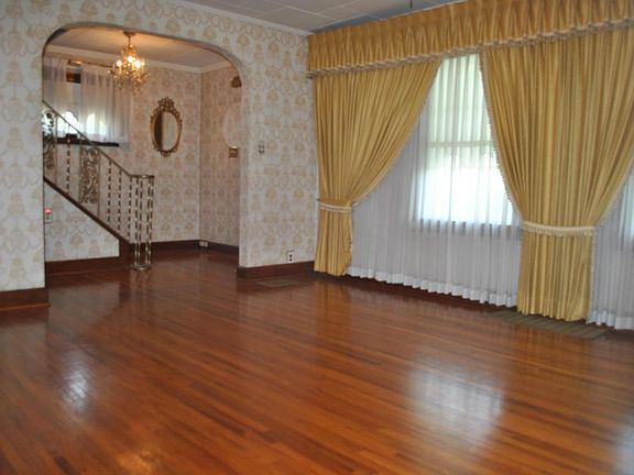 4th image of 2123 Woodward Ave