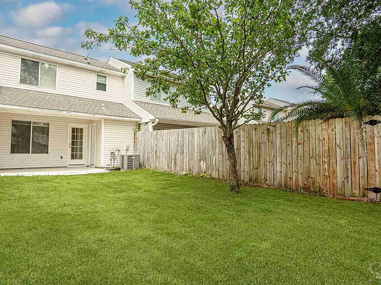 1356 Redwood Ln — Photo 22