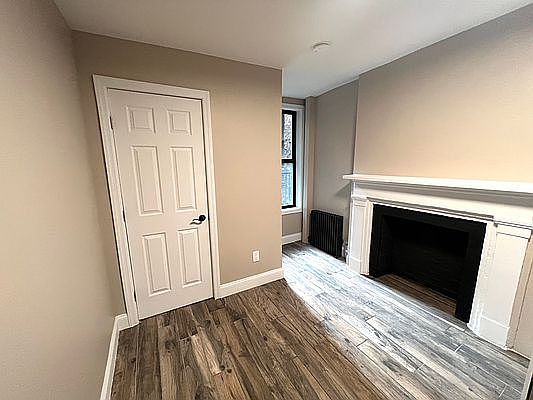 2nd image of 310 E 6th St APT 13