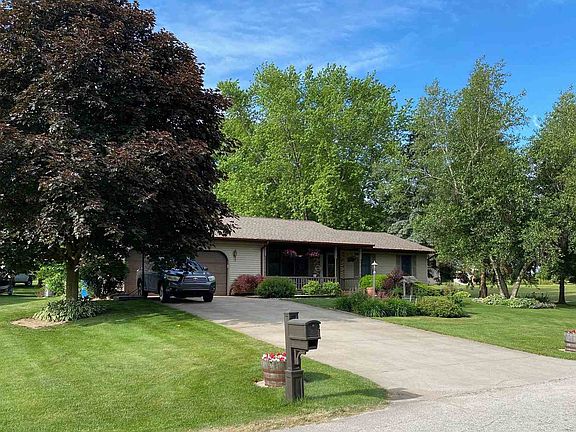 2nd image of 19938 Bluff Dr