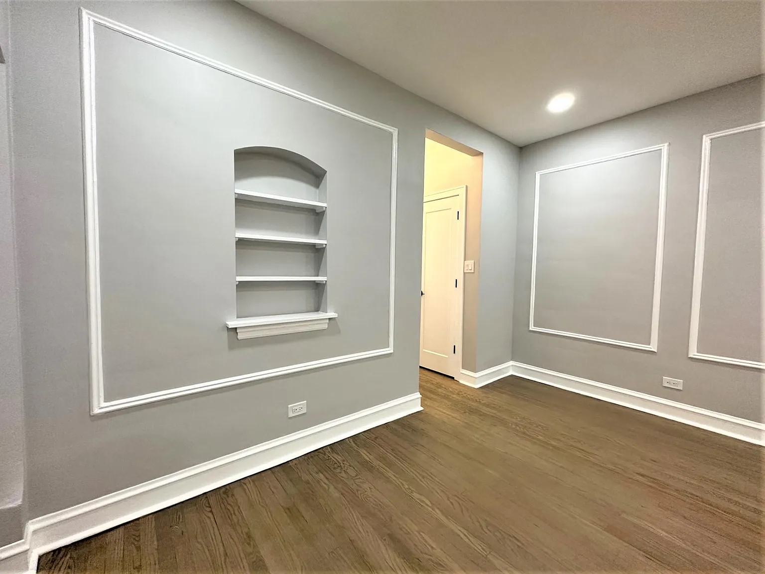 1352 W Carmen Ave — Photo 4