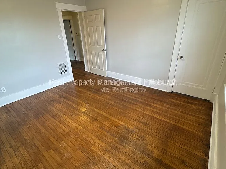 32 Sheridan Ave — Photo 12