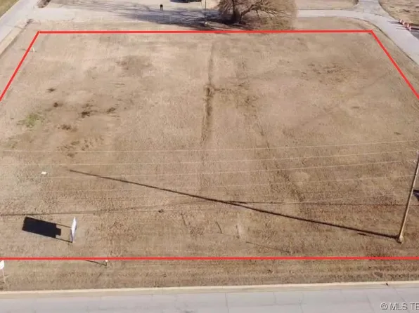 W 41st St, Tulsa, OK 74107