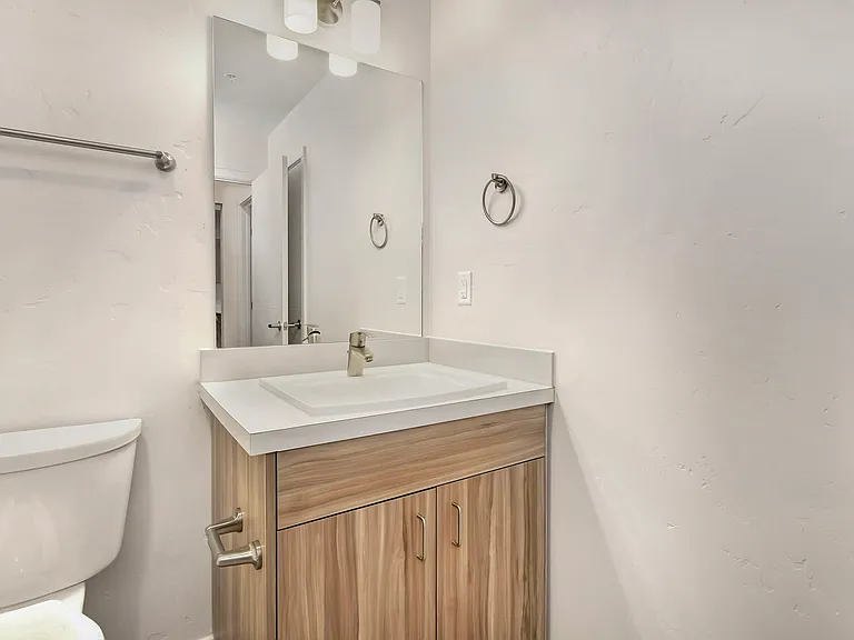 Parkway Apartments — Photo 51