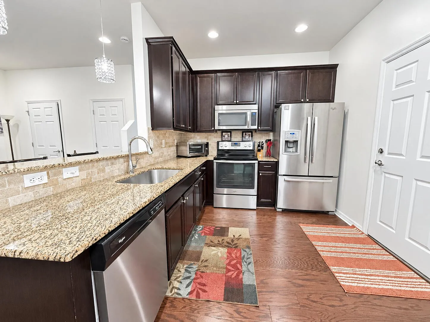 3 bed, 2.5 bath, 1340 sqft, $3,400 — Photo 4