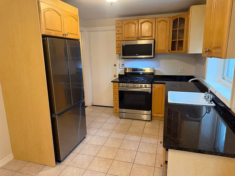 542 Richmond Ave #UPPER — Photo 13