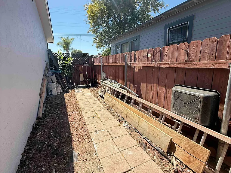 4703 68th St — Photo 9