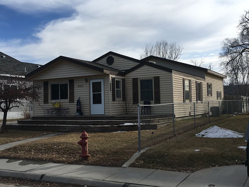2nd image of 601 E 12th St