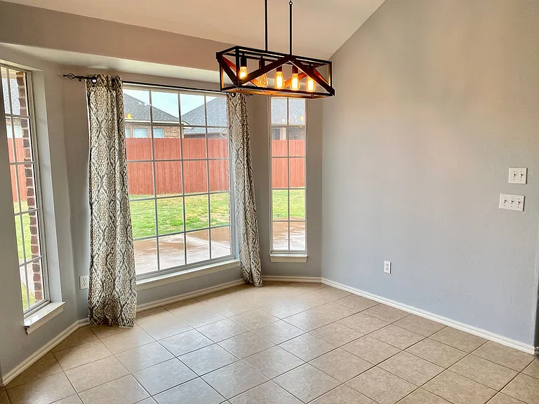 4805 Stag Horn Dr — Photo 7