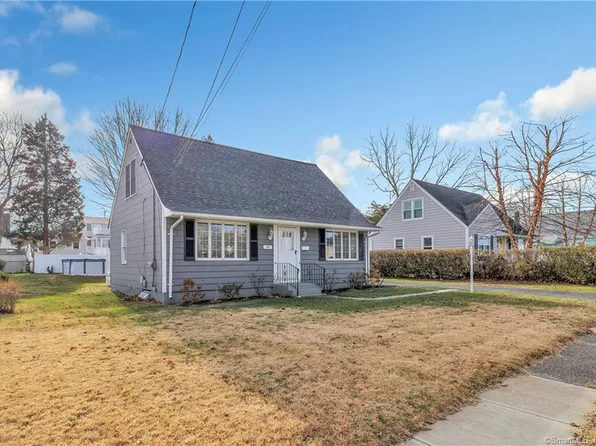 35 Hartland Street, Stratford, CT 06615