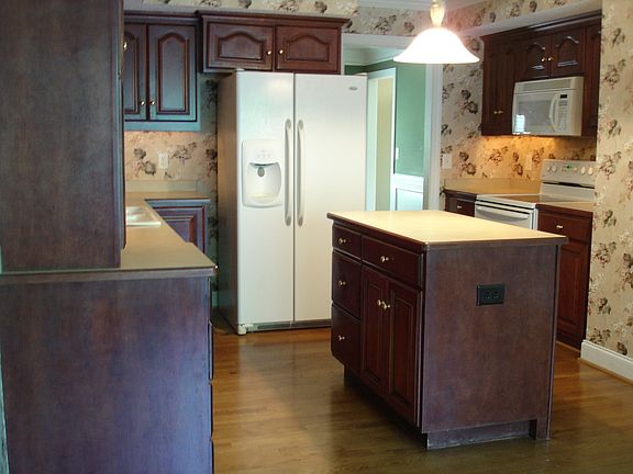 3rd image of 2958 Lawson Ct