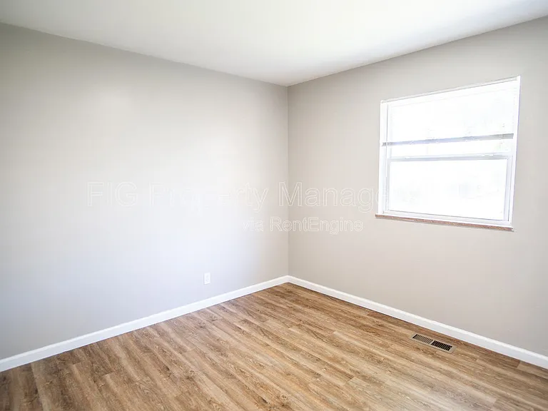 315 N Castle St #4 — Photo 6