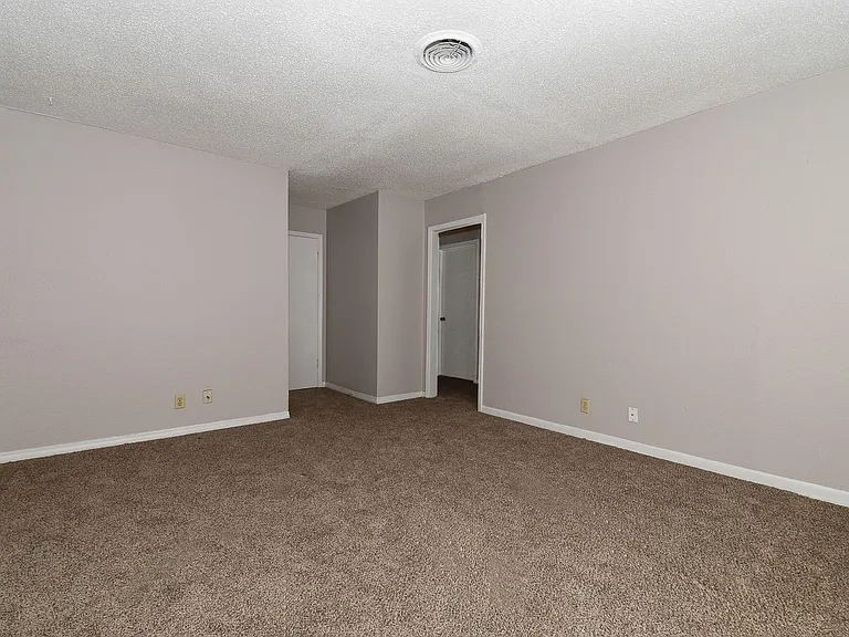 3404 Stanford St — Photo 6