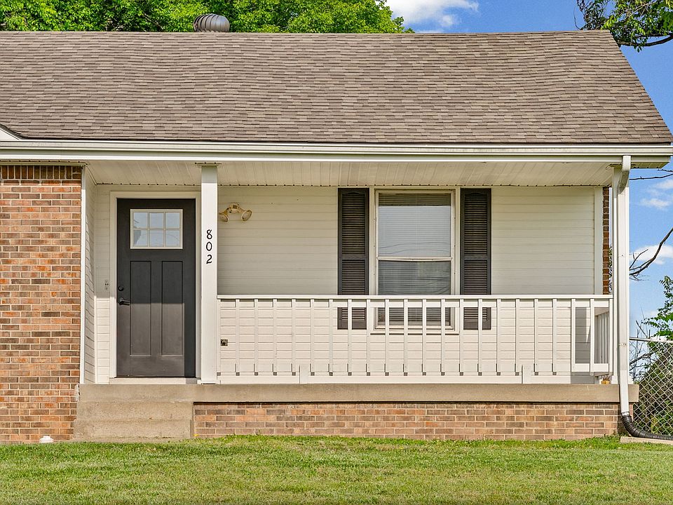 1st image of 802 Knox Ln