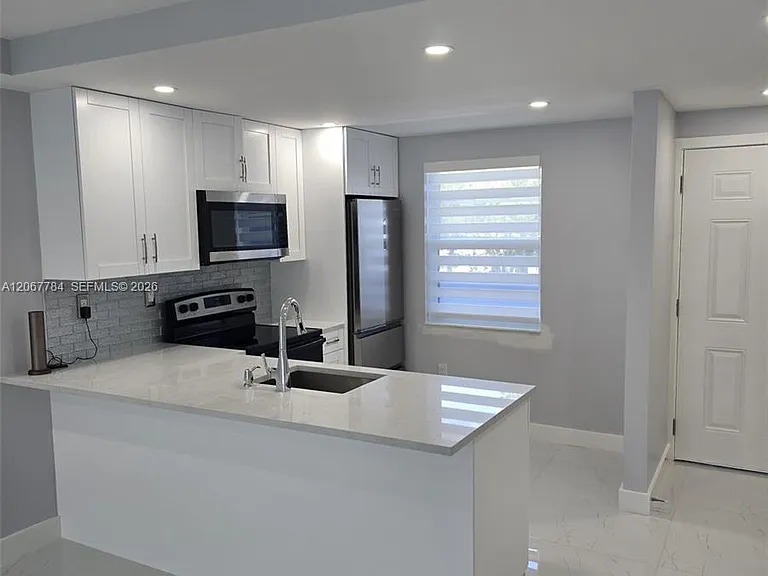 9440 Fontainebleau Blvd #212 — Photo 4