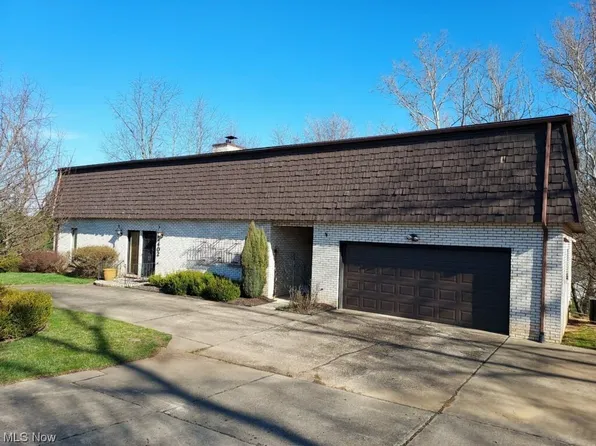 2402 16th Ave, Vienna, WV 26105