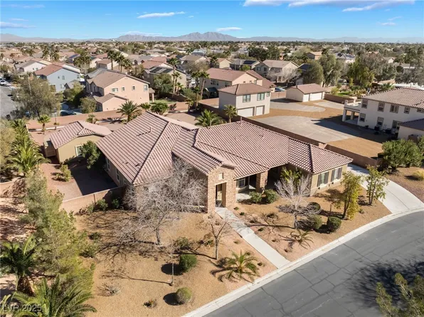 7860 Thunder Echo St, Las Vegas, NV 89131