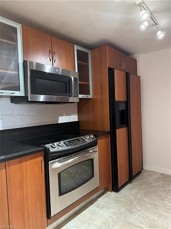 2 bed, 2.0 bath, 1179 sqft, $2,875 — Photo 3