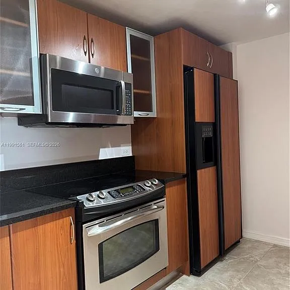 18800 NE 29th Ave #822 — Photo 3
