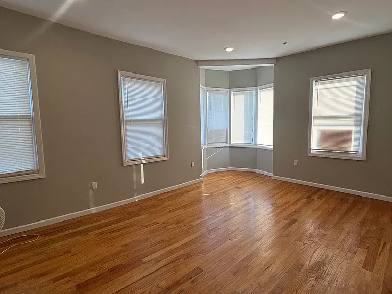 851-853 Main St #2 — Photo 3