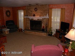 4th image of 32 Clees Dr