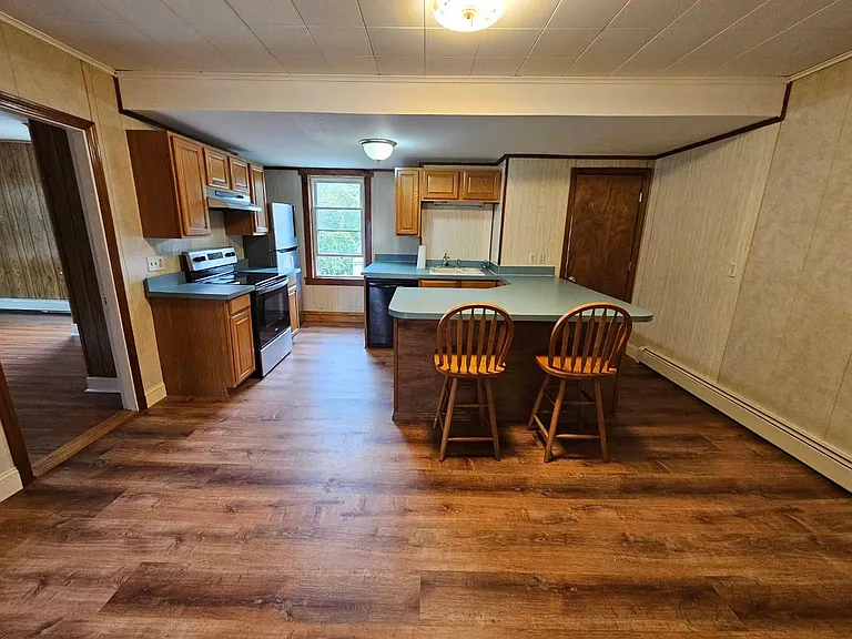 4 Clarissa St #2 — Photo 1
