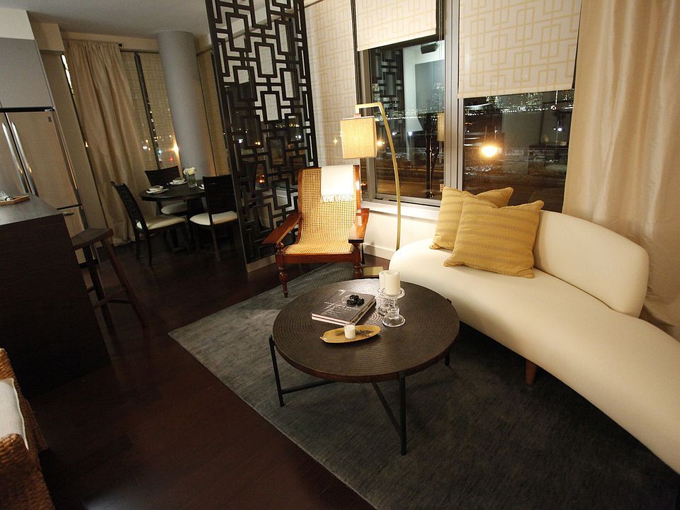 1st image of 34 Desbrosses St APT 910