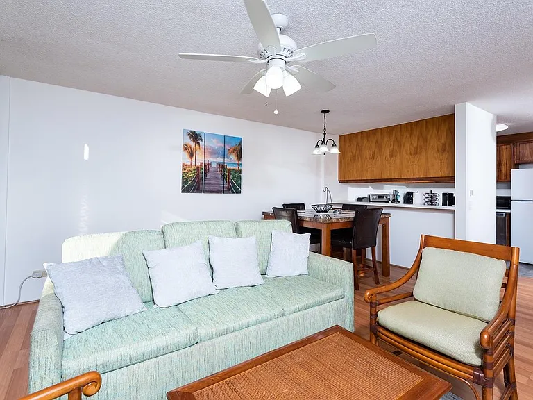 1442 Lusitana St — Photo 3