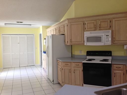 2nd image of 14106 Drakes Point Dr