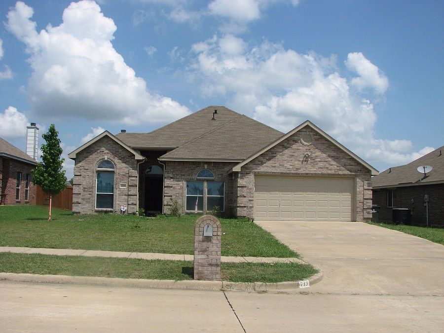 719 Fairview Ave, Seagoville, TX 75159 | Zillow