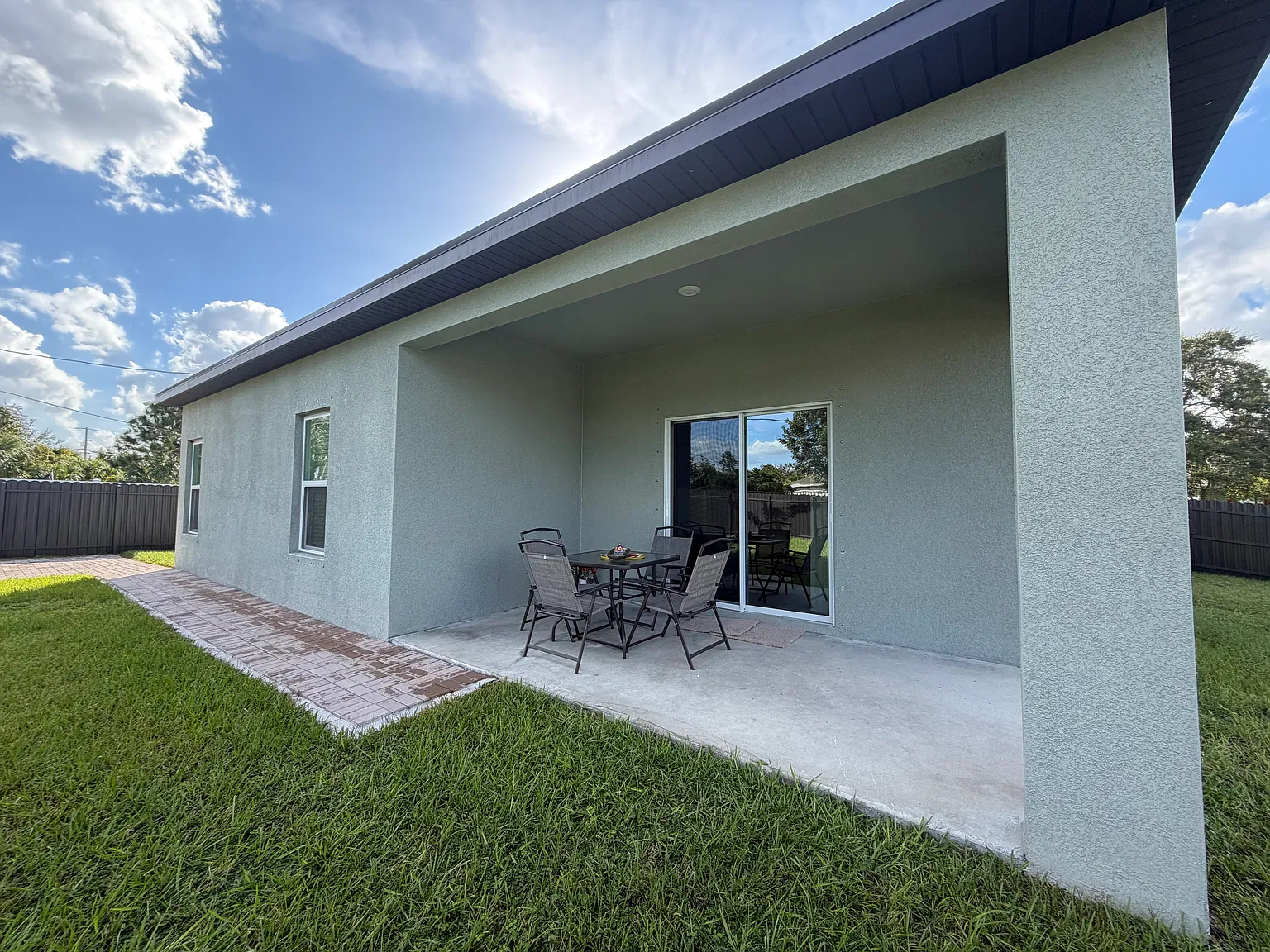 4 bed, 1851 sqft, $3,000 — Photo 4