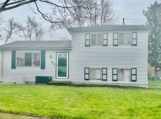 711 Shawnee Ct, Lowell, IN 46356