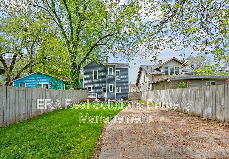 4616 Ward St — Photo 8