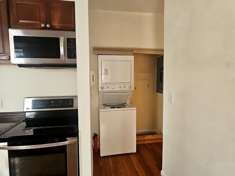 927 N 6th St #3 — Photo 7