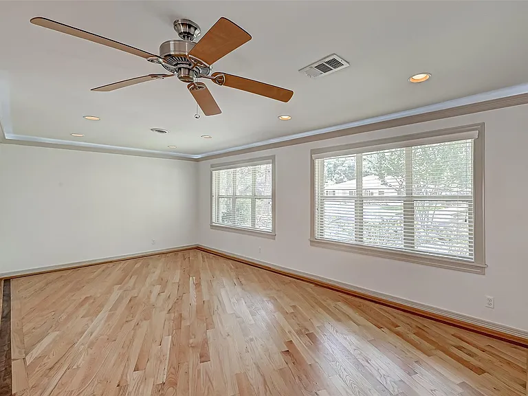 5611 Briarbend Dr — Photo 9