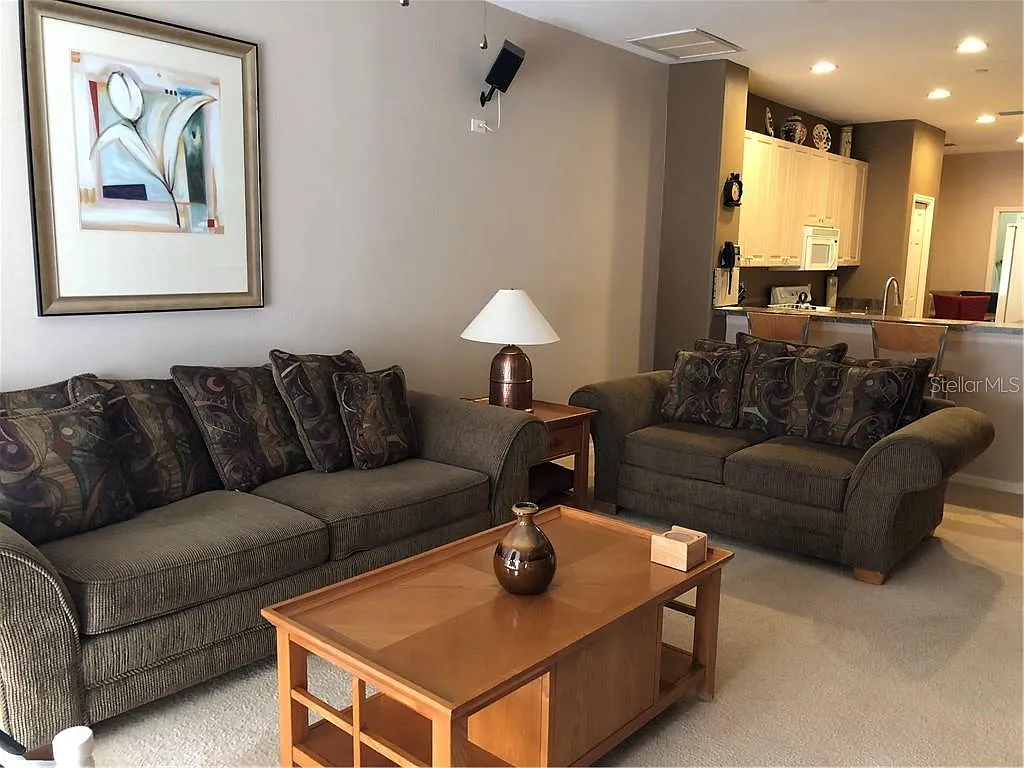 2 bed, 2.0 bath, 1302 sqft, $4,000 — Photo 3
