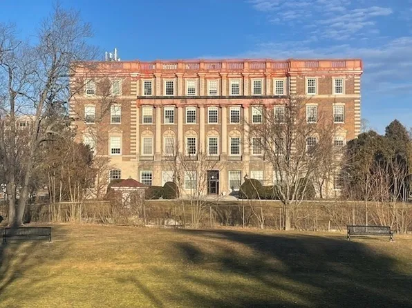 16 Balmoral St Unit 405, Andover, MA 01810