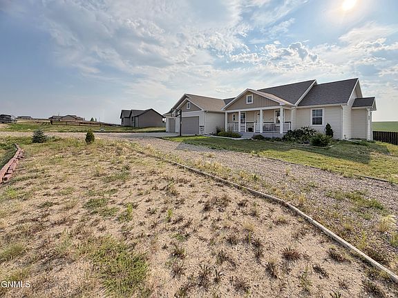 3rd image of 13689 Hawthorn Loop NW