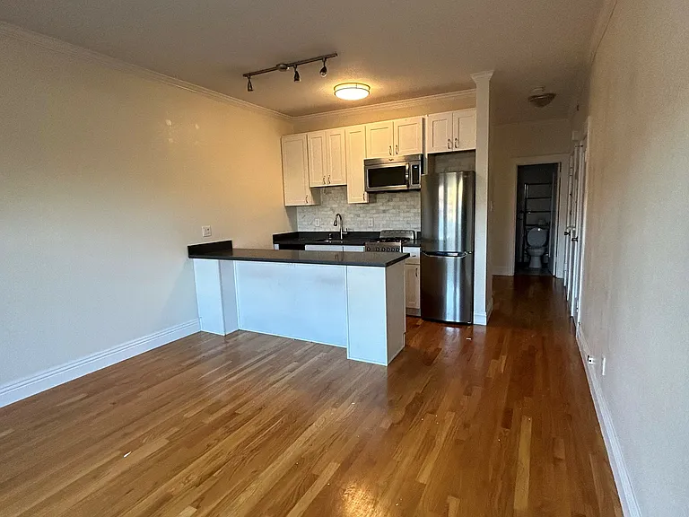 1206 Valencia St #6 — Photo 4
