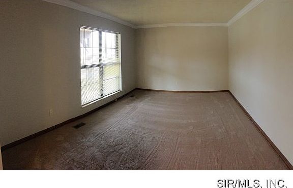 3rd image of 1010 Ramblewood Dr