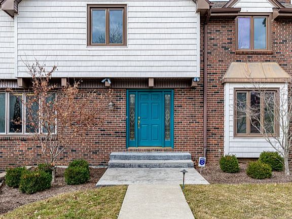 5th image of 315 Arbor Dr