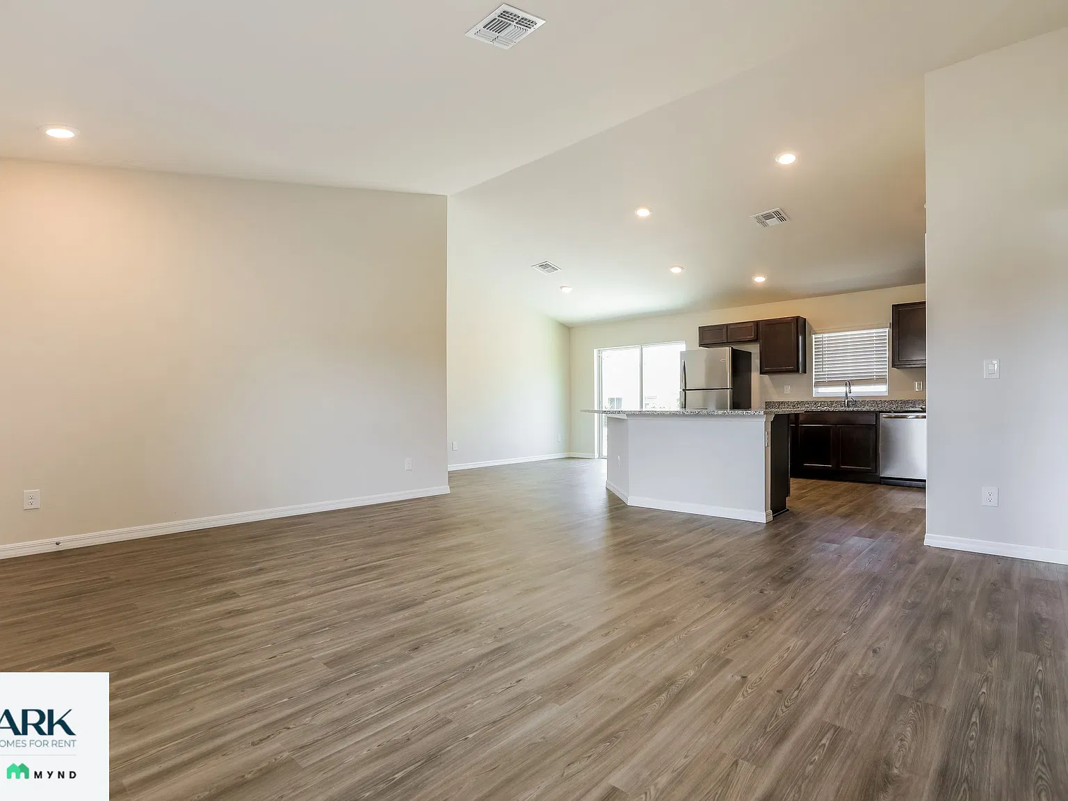 4 bed, 2.0 bath, 1617 sqft, $2,045 — Photo 4