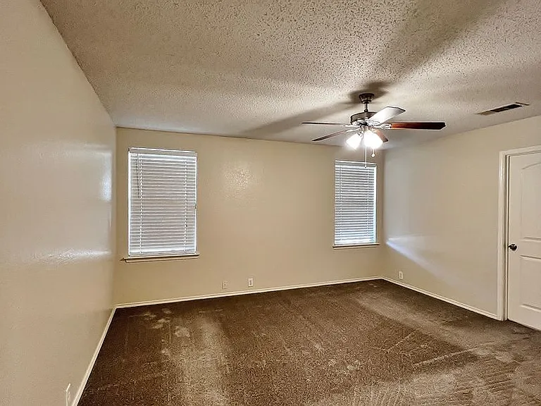 1901 Berkeley Dr — Photo 20